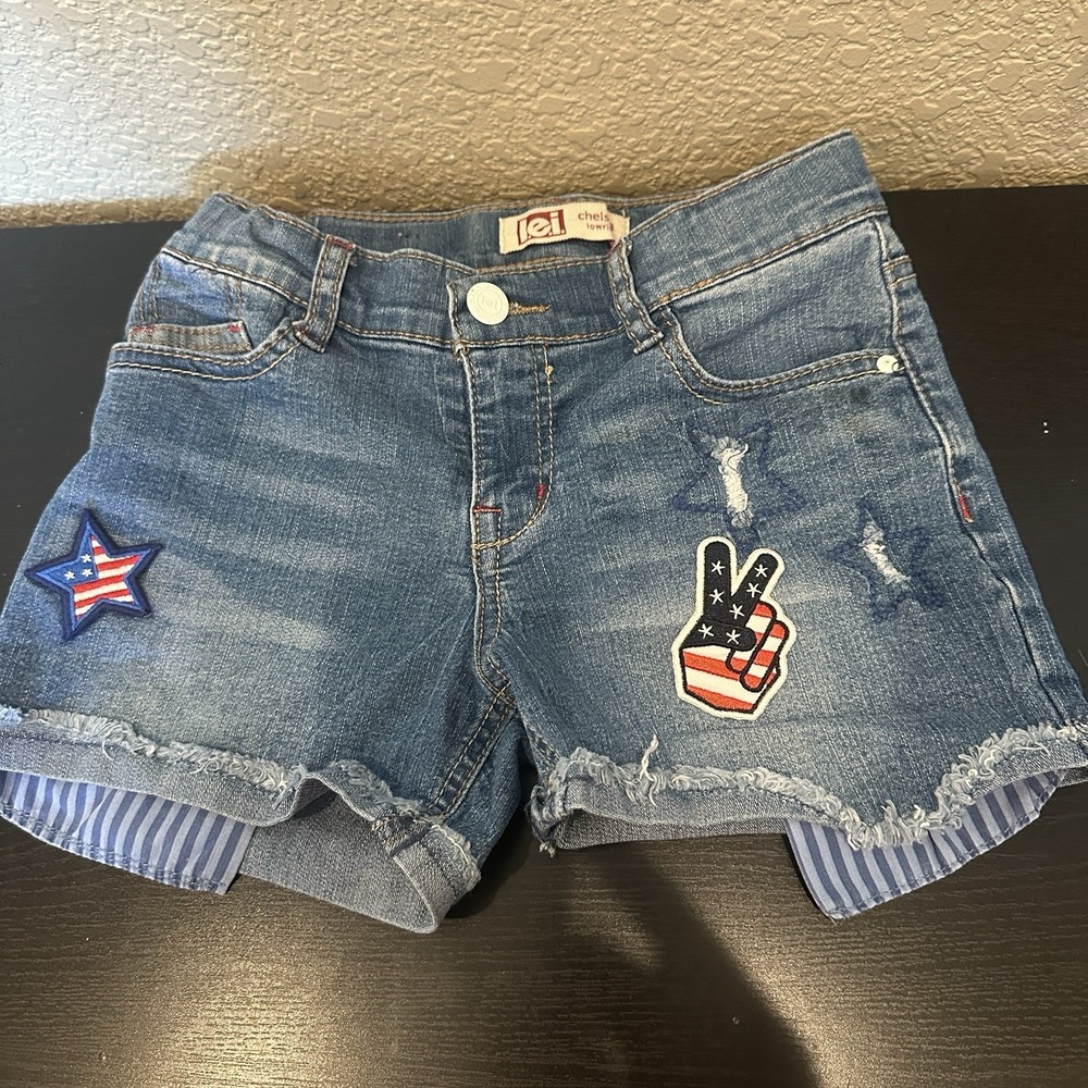 L.E.I. Girls Jean Denim Shorts Size 8 Patches 4th Of July Low